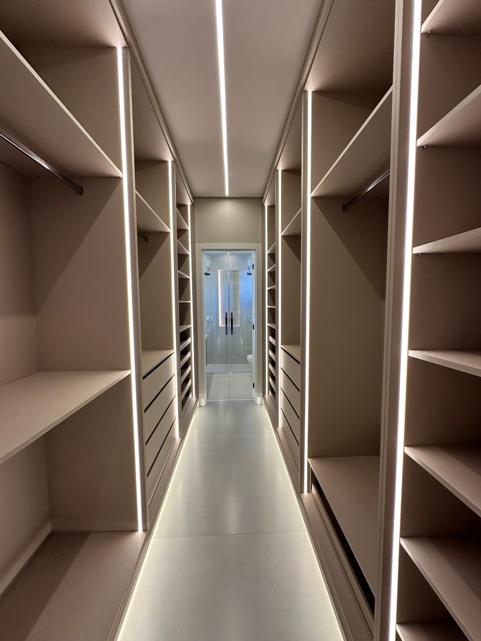 Closet lindo e moderno